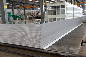 太阳成集团tyc122cc大型铝镁锰板铝板屋顶料生产厂家